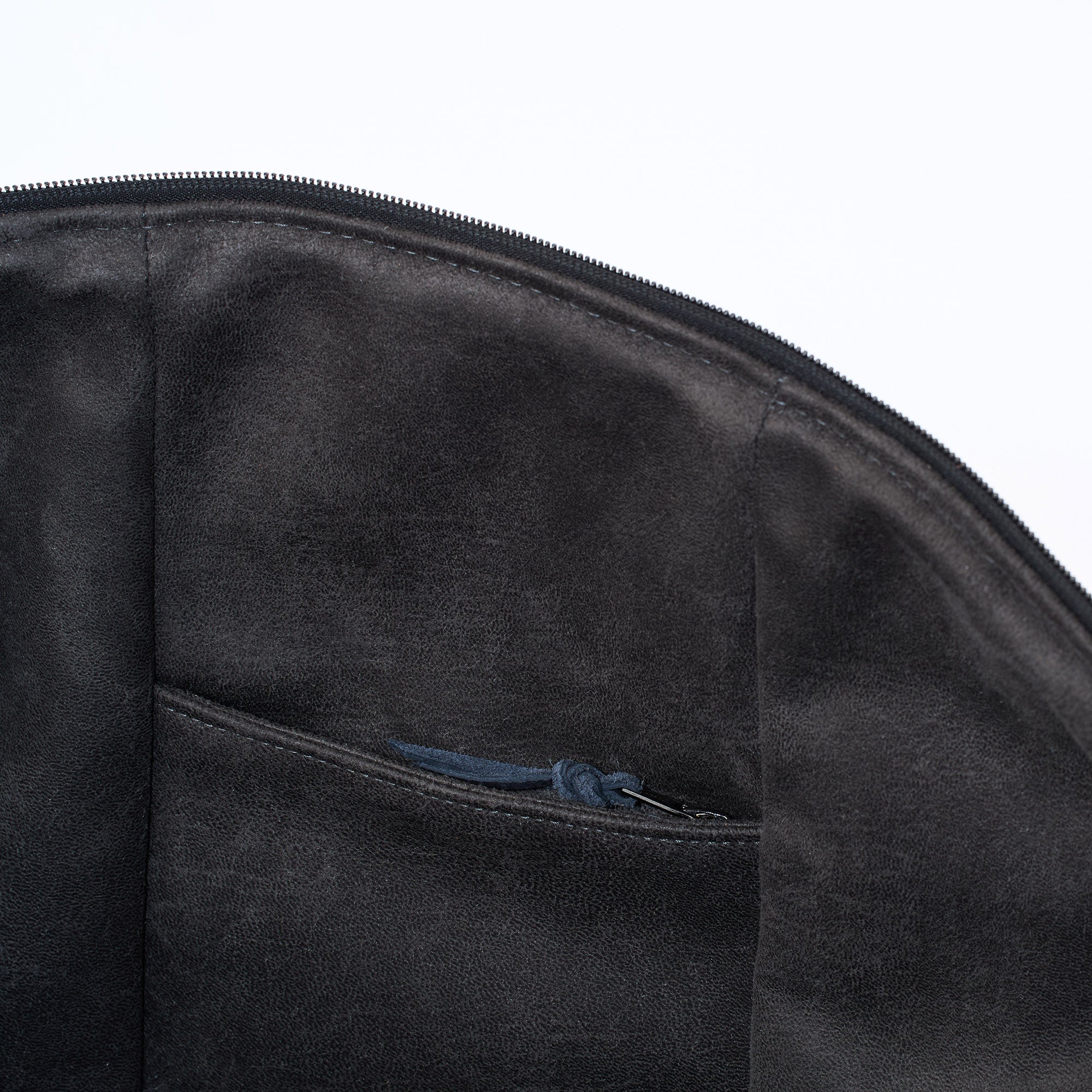 Travel Bag - Deep Black, Natural Leather (50 l)